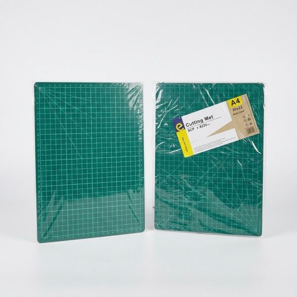 BA-002_3.jpg Tabla de Corte PVC A3 Verde – Base Antideslizante, Doble Cara y 2 mm de Grosor