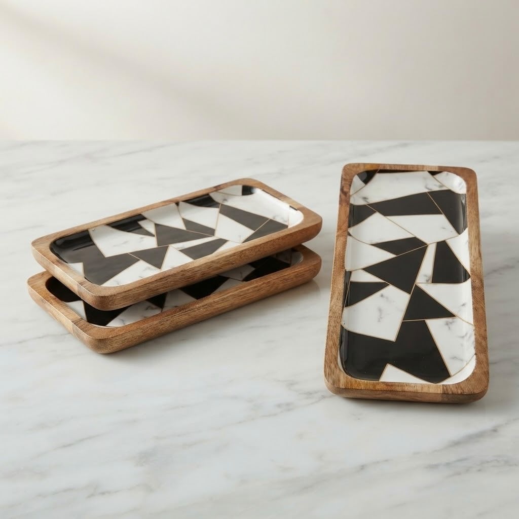 BCM-001_1.jpg Bandeja Rectangular de Madera con Revestimiento de Esmalte – Diseño de Triángulos Blancos y Negros