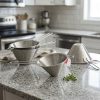 Colador Metálico Grande Cónico | Resistente y Práctico para Cocina