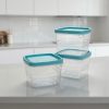 Táper rectangular de plástico translúcido con tapa de colores