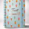 CUAD-A5-HOJAS-RAY-VER-HEL_1.jpg.jpeg Cuaderno A5 Anillado con Hojas a Rayas – Libreta de Tapa Rígida para Apuntes y Oficina