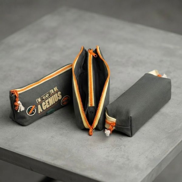 EE3C-001_3.jpg Estuche Escolar con 3 Compartimentos y Cremalleras – Portatodo con Diseño de Deportes