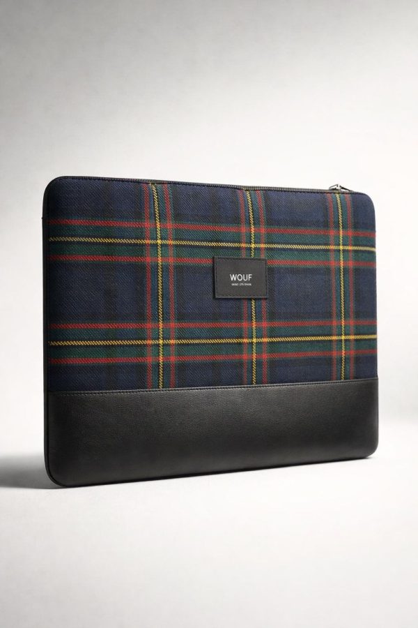 Funda para iPad Cuadriculada Negra y Roja – Estuche Protector para Tablet con Compartimentos