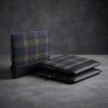 Funda para iPad Cuadriculada Negra y Roja – Estuche Protector para Tablet con Compartimentos