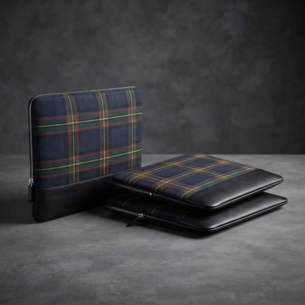 Funda para iPad Cuadriculada Negra y Roja – Estuche Protector para Tablet con Compartimentos