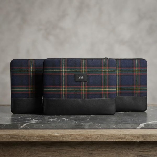 Funda para iPad Cuadriculada Negra y Roja – Estuche Protector para Tablet con Compartimentos