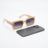 Gafas de Sol Rectangulares Marrón Claro con Cristal Negro | Estilo Moderno y Elegante