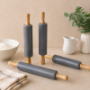 Palo de Amasar de Silicona Gris con Mangos de Madera | Utensilio para Repostería