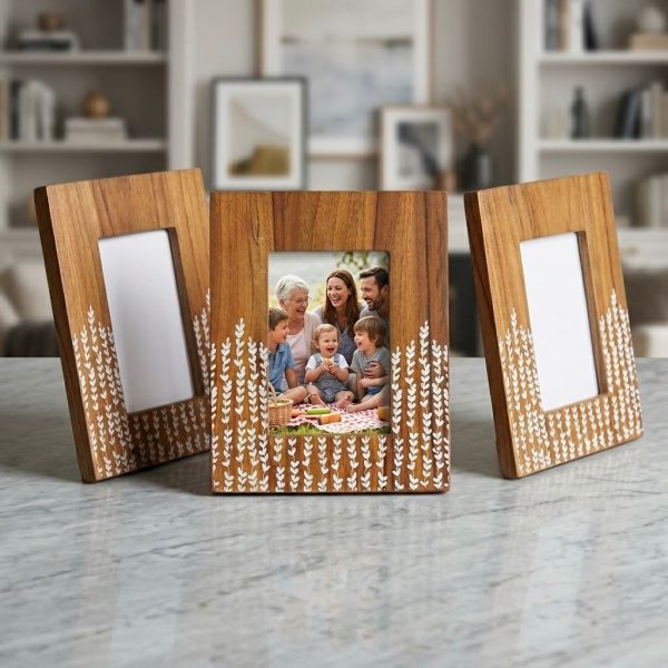 PMF-001_2.jpg Portaretratos de madera pintado en blanco con flores finas | Marco decorativo elegante