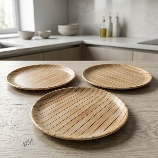 Platos de melamina grandes color beige con rayas negras