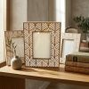 PMH-001_2.jpg Portaretratos de madera blanco con hojas y flores grandes 23x6 cm | Marco decorativo elegante