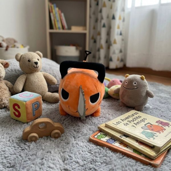 PN-001_2.jpg Peluche Naranja y Negro con Nariz Gris – Muñeco de Felpa Suave para Niños y Regalo