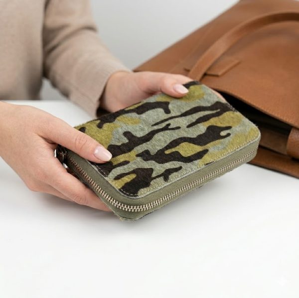 Cartera estampado camuflaje