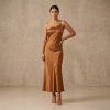WhatsApp Image 2026-06-15 at 15.35.45 (2) Vestido satén marrón mujer elegante corto o midi – vestido brillante suave fiesta y evento