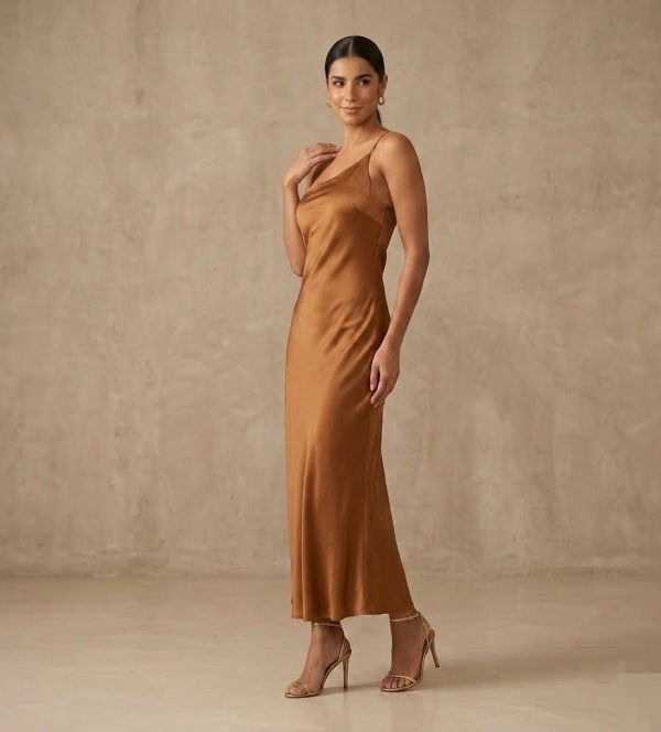 WhatsApp Image 2026-06-15 at 15.35.45 (4) Vestido satén marrón mujer elegante corto o midi – vestido brillante suave fiesta y evento