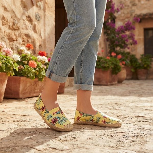 AYAF-001_3.JPG Alpargata de Yute para Mujer con Estampado Floral Amarillo – Suela de Yute Natural