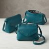 Bolso Bandolera de Mujer Turquesa con Tachuelas Decorativas – Bolso Cruzado Elegante de Polipiel