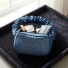 BDMACB-001_2.jpg Bolso de Mano Azul con Brillos y Asa Fruncida – Bolso Elegante para Mujer