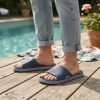 CARB-001_1.jpg Chanclas de Goma Azules para Mujer con Suela de Rayas Blancas – Talla 38