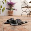 SFNCE-001_2.jpg Sandalias Planas de Mujer Negras con Banda Multicolor – Sandalias Cómodas de Verano con Diseño Étnico