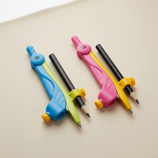 Compases escolares KEYROAD con lápiz en las dos combinaciones de color disponibles.
