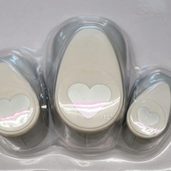 Detalle de las palancas con símbolo de corazón del pack Rayher