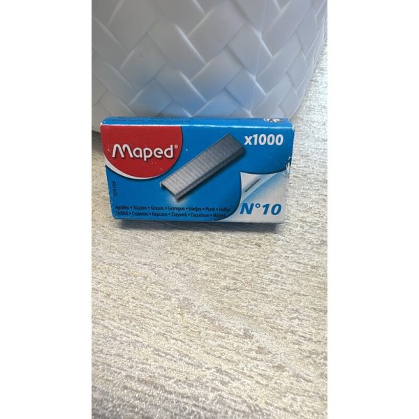 Fotografía original de la caja Maped número 10 con 1000 grapas