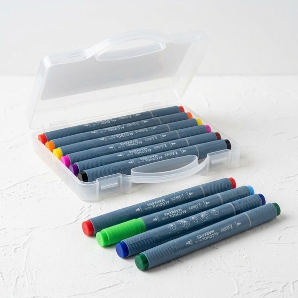 Rotuladores de alcohol Z-Colors con estuche abierto sobre fondo blanco