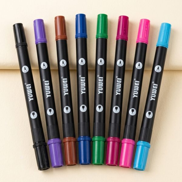 Ocho rotuladores YUWEI Amazcolor de doble punta con cuerpo negro y capuchones de distintos colores.