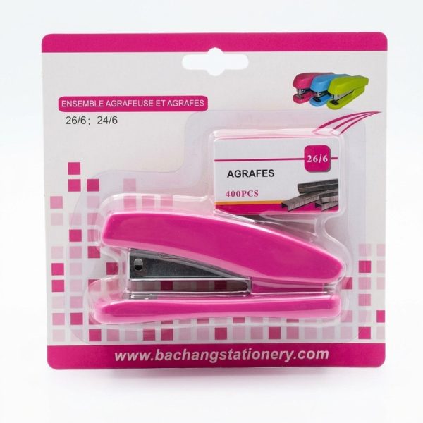 Set de grapadora rosa con 400 grapas 26/6 en su embalaje