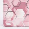 Detalle del estampado geométrico rosa y acabado plateado