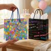 Bolsas Happy Birthday en uso como regalo durante una celebración de cumpleaños