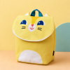 Mochila infantil gato amarillo - vista diagonal Mochila infantil amarilla de gato en vista diagonal