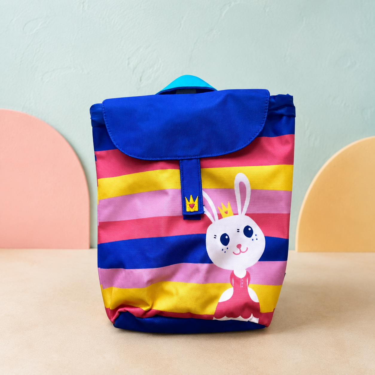 Mochila infantil multicolor de conejita princesa