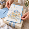 Tarjeta Special Boy presentada junto a un regalo de nacimiento